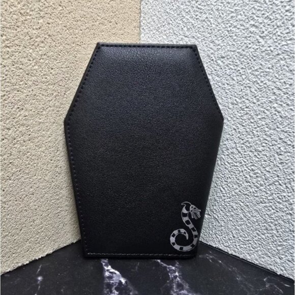 🎃 Gothic Coffin-shaped Women's Wallet (NWOT)‎ - Picture 4 of 4